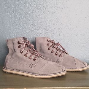 TOMS  Leather Ankle High Top